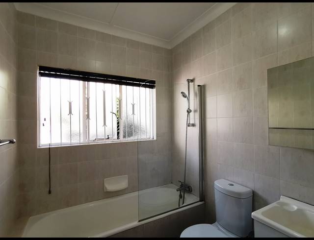2 BEDROOM APARTMENT FOR SALE IN ROBINDALE